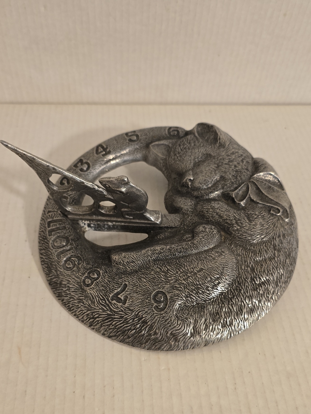 Vintage Cat And Mouse Sundial